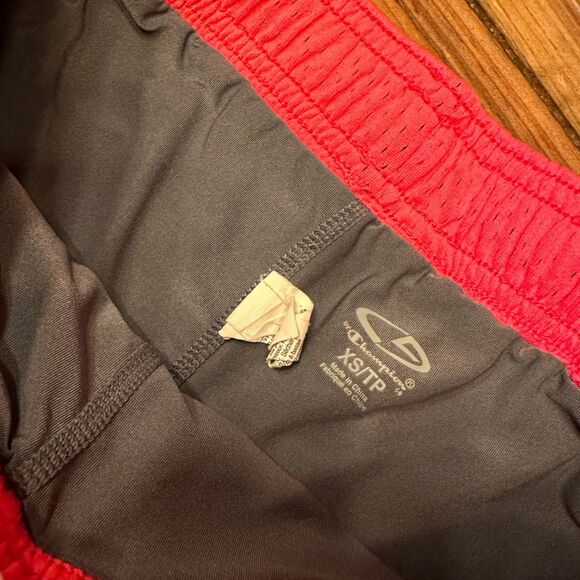 Champion activewear shorts size XS in dark pink - Picture 4 of 4